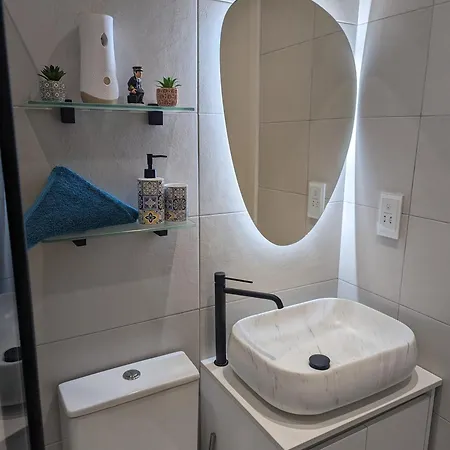 Apartment Modern & Cosy 1 Bed Maisonette - Close To Salina Bay